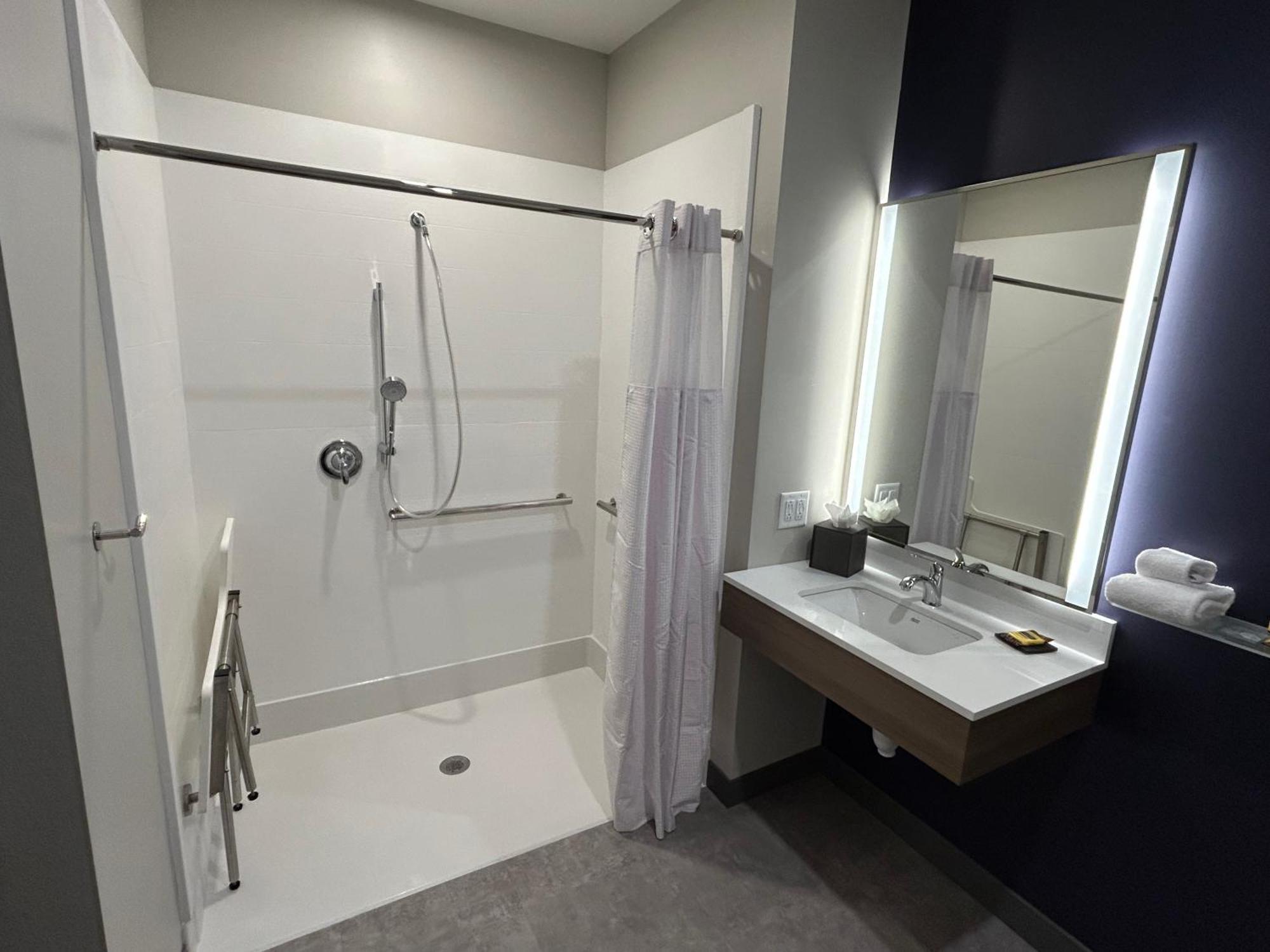 Best Western Plus Marquette Hotel & Suites Екстер'єр фото