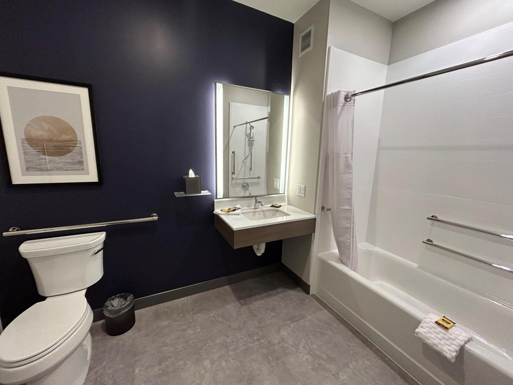 Best Western Plus Marquette Hotel & Suites Екстер'єр фото