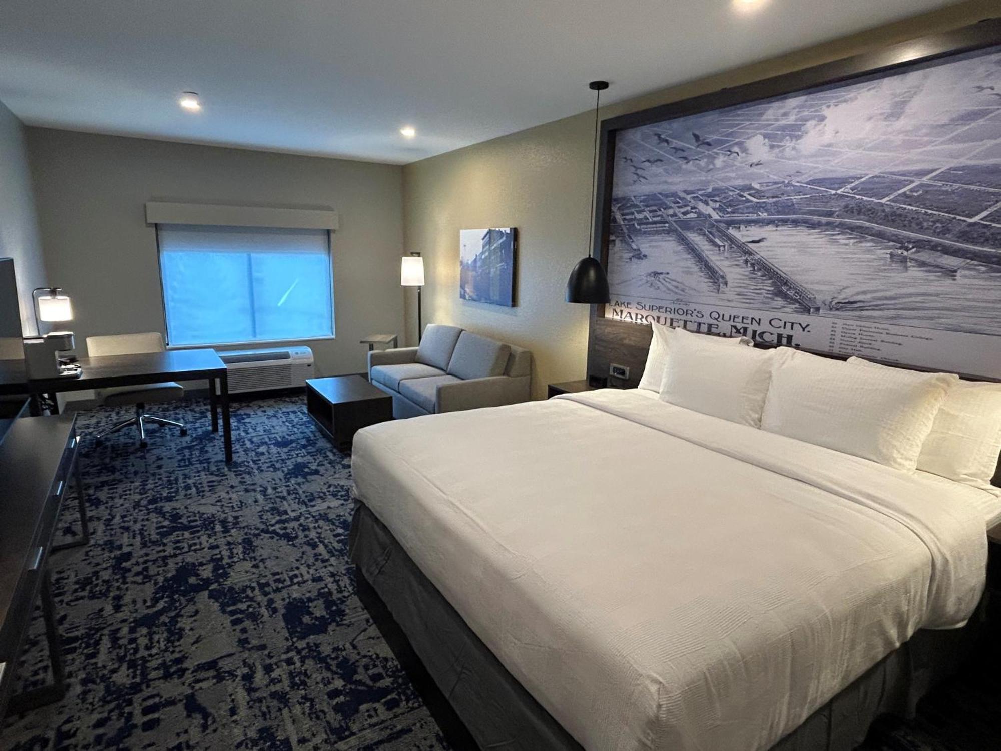 Best Western Plus Marquette Hotel & Suites Екстер'єр фото