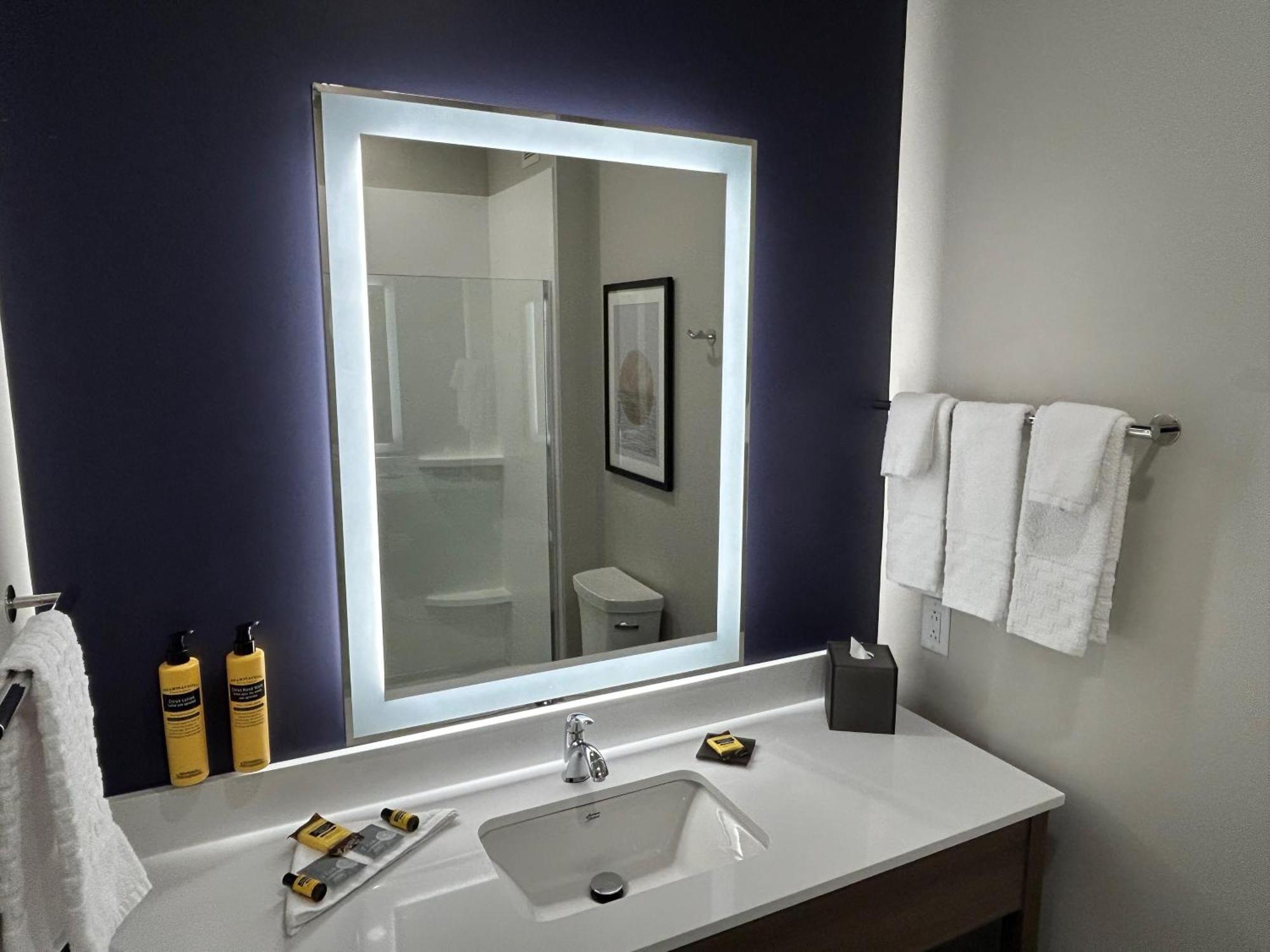 Best Western Plus Marquette Hotel & Suites Екстер'єр фото
