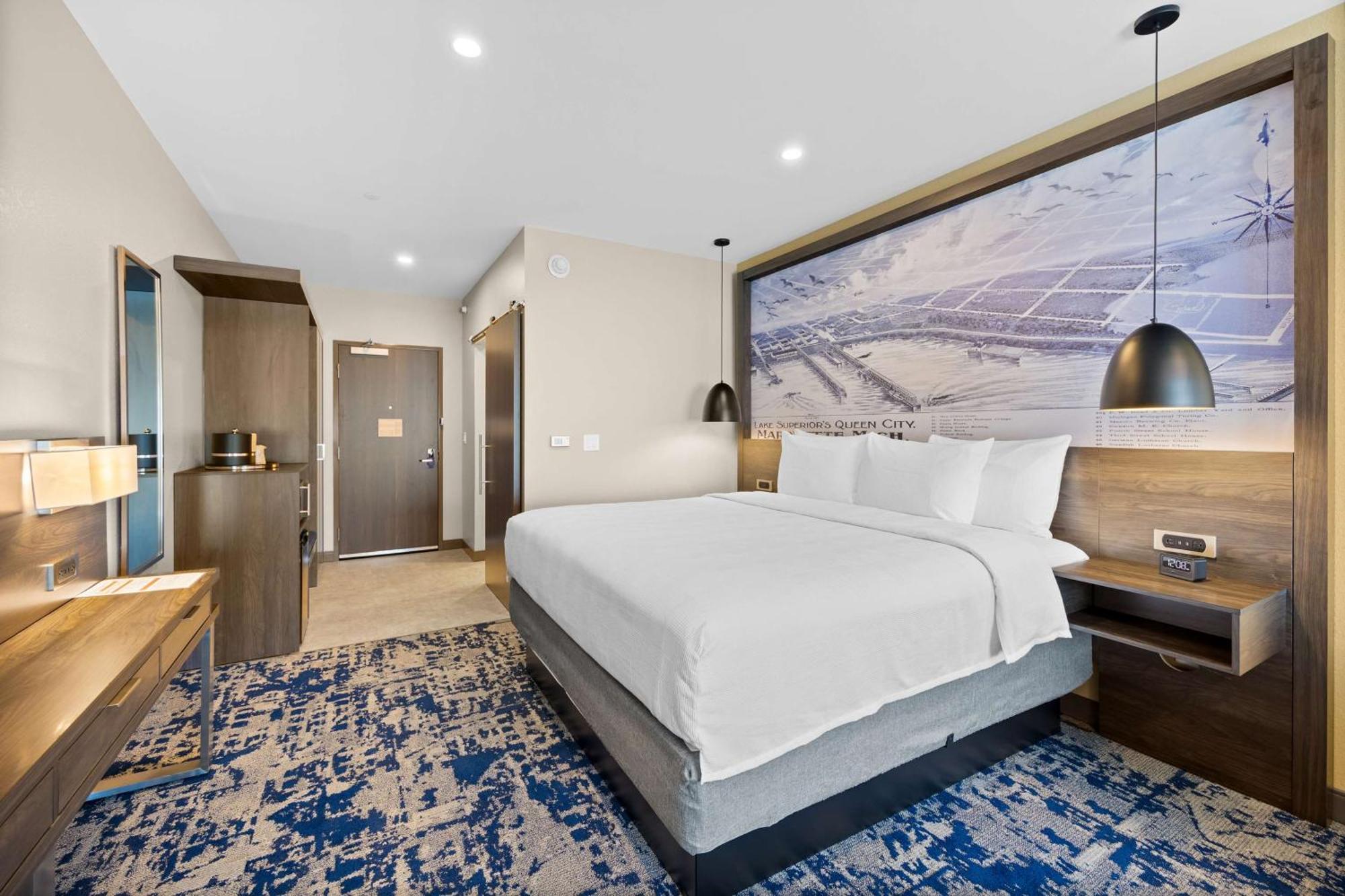 Best Western Plus Marquette Hotel & Suites Екстер'єр фото